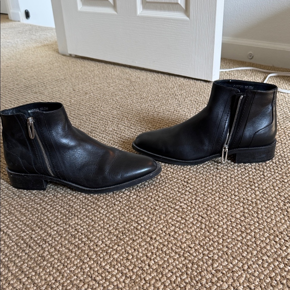 Aquatalia Women’s Black Leather Ankle Boots